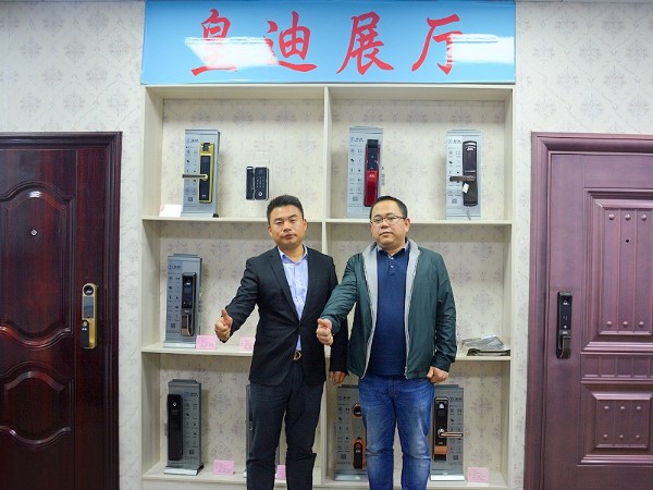 深思熟慮、共展宏圖：祝賀崔先生簽約皇迪西寧經銷商